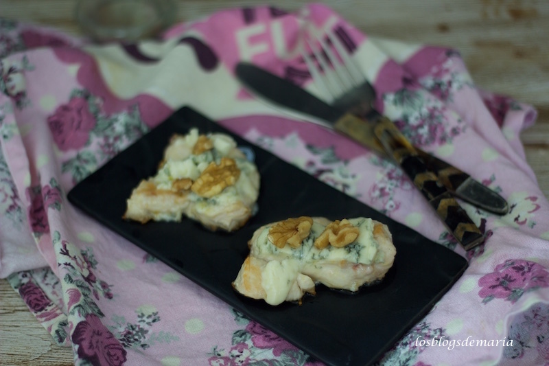 Chuletas de pavo con queso azul y nueces