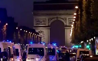 Un policía muerto  en atentado  de París, fueron abatidos en los Campos Elíseos