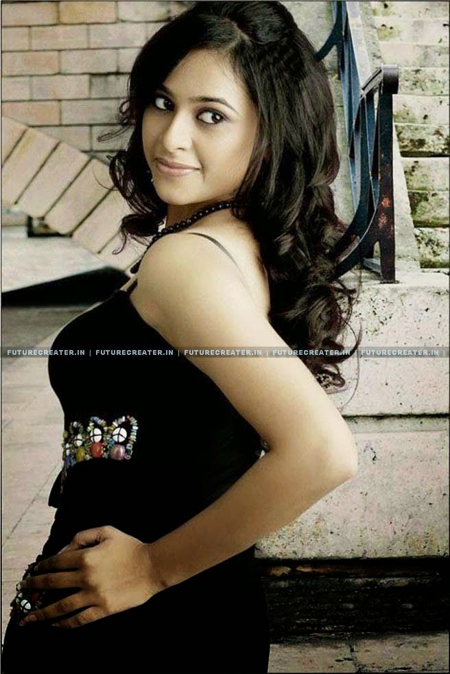 Actress Sri Divya Latest Hot and Sexy Photo Gallery
