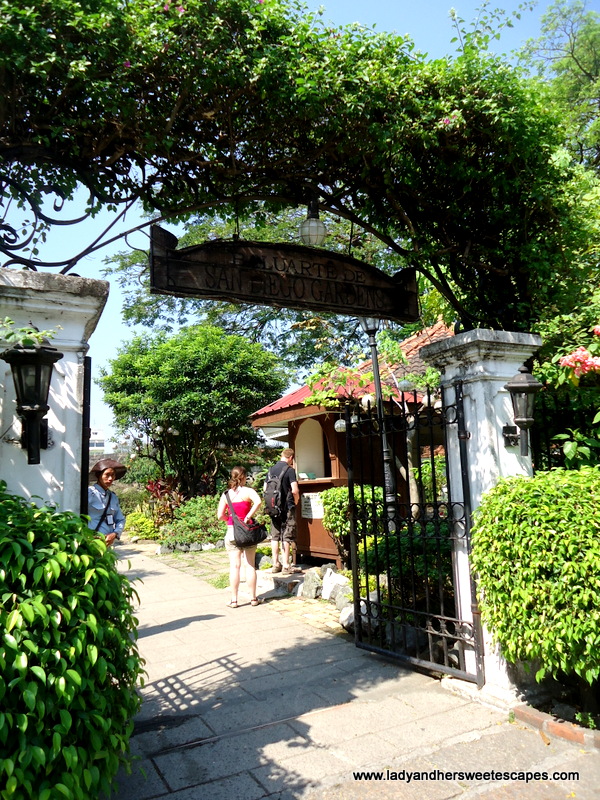 The 2hour Intramuros DoItYourself Tour Lady & her Sweet Escapes