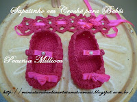 Sapatinhos e Tiara de Crochê Para Meninas Sapatinhos e Tiara de Crochê Para Meninas