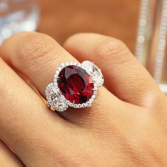 Stunning Engagement Rings For Girls