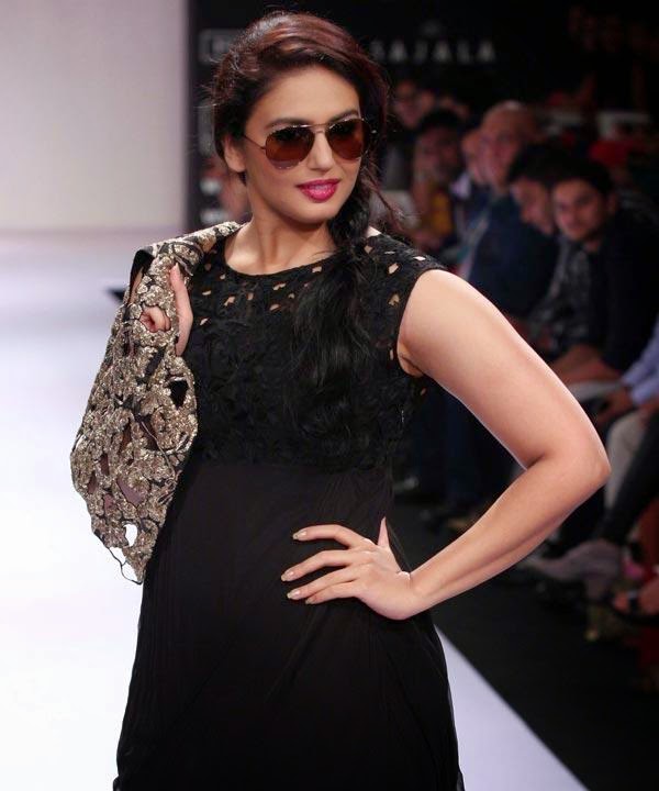 Huma Qureshi 2017 Hot Stills In Black Color Dress