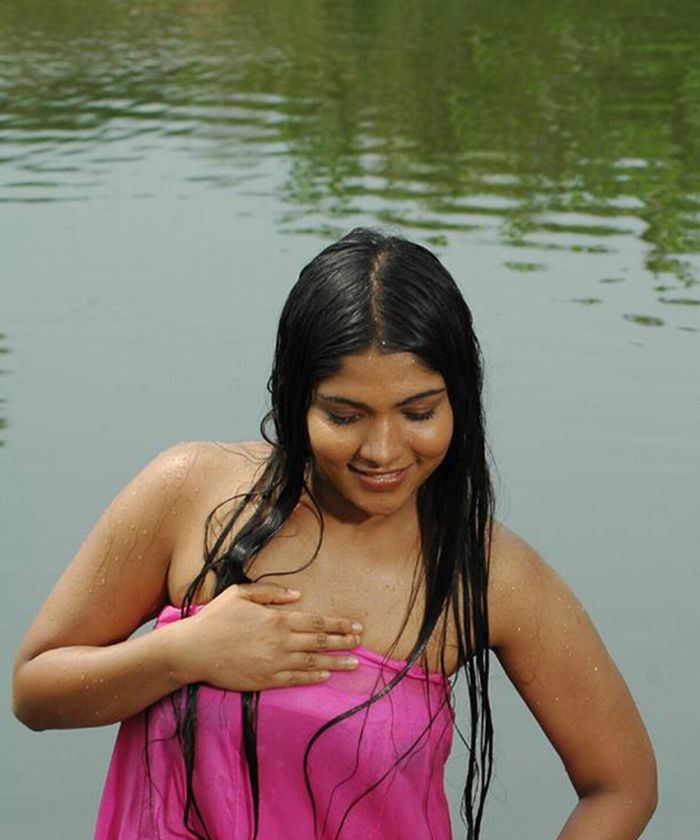 Gulfjobportal Mallu Actress Muktha Hot Bath Show