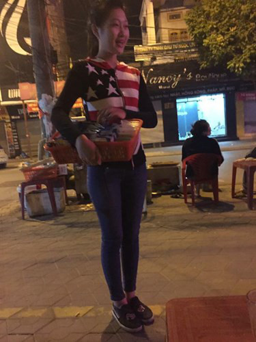 Co gai ban keo rong xinh dep o Hai Phong gay sot - Anh 2