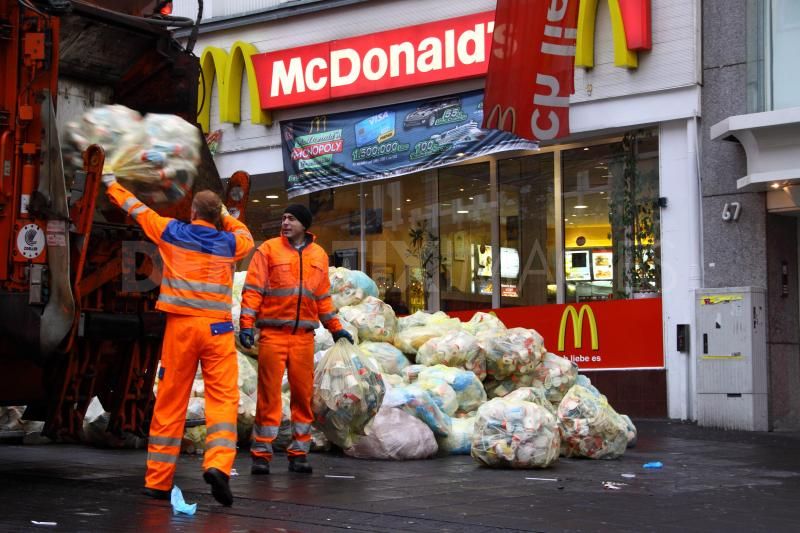 Emerson Villela Carvalho Jr., M.D. Ice from Fast Food Restaurants