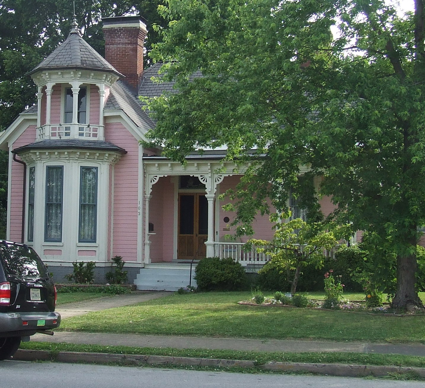 My Blue Cottage A Walk in Salem, Virginia