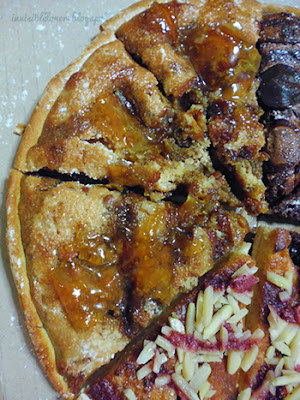 Little Caesars NewYork Pecan Pie Dessert Pizza