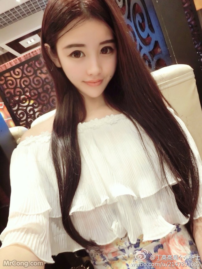 Cute selfie of ibo 高高 是 个小 护士 on Weibo (235 photos)