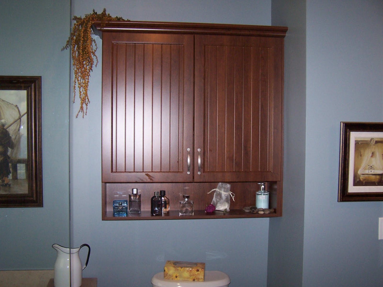 SpecialitésMM ARMOIRE DE SALLE DE BAIN THERMOPLASTIQUE, COMPTOIR STRATIFIÉ