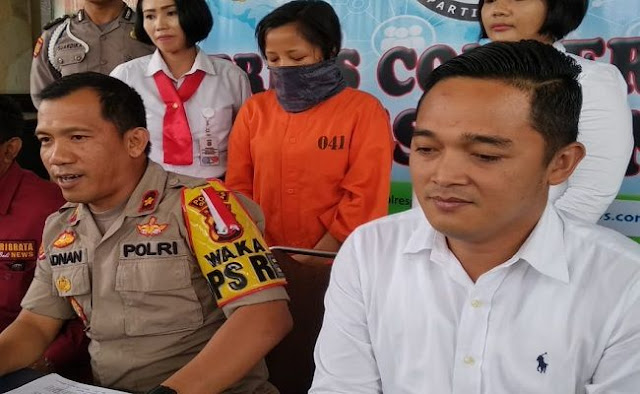 Ckck! Janda Muda Tega Telantarkan Bayi karena Bingung Mana Bapaknya.. Ckck! Janda Muda Tega Telantarkan Bayi karena Bingung Mana Bapaknya..