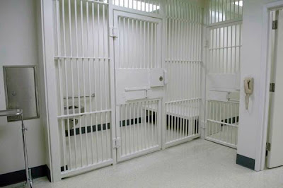 Holding cells in San Quentin's news death chamber