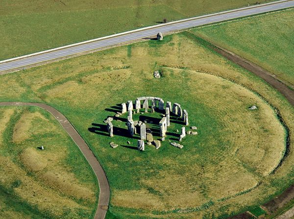 Ternyata Stonehenge Dibangun oleh Ribuan Orang