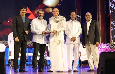 Venkaiah Naidu presents ANR National Award to SS Rajamouli