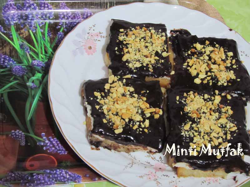 Bitter Çikolata Soslu Etimek Tatlısı Minti M U T F A K