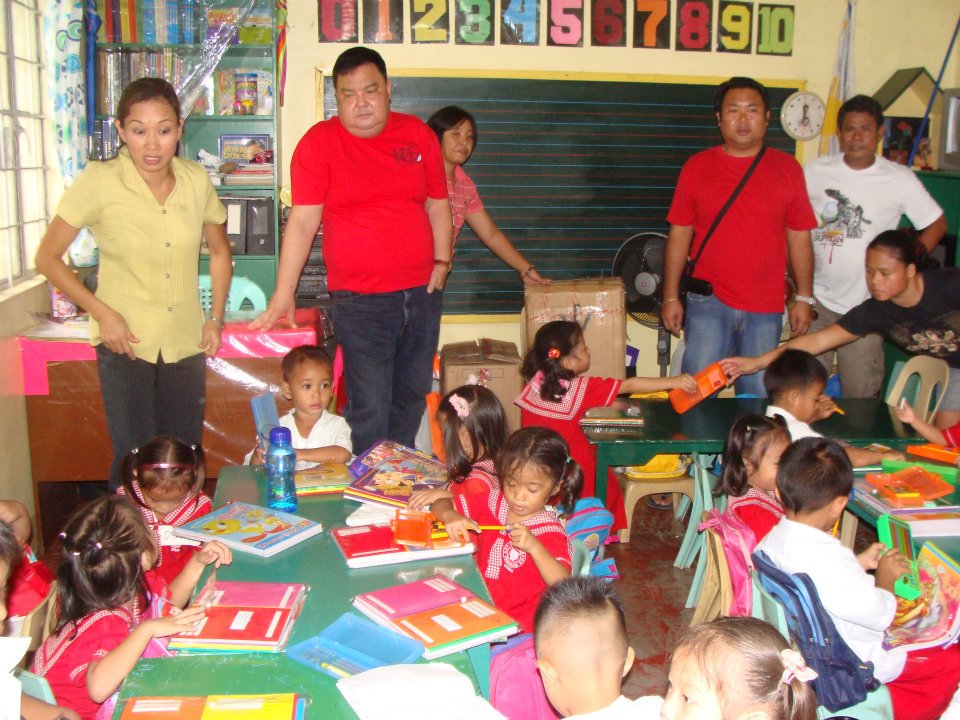 Barangay Manuyo Dos distribution of school supplies
