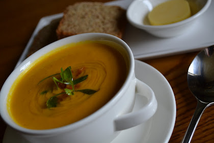 CARROT & CORIANDER SOUP