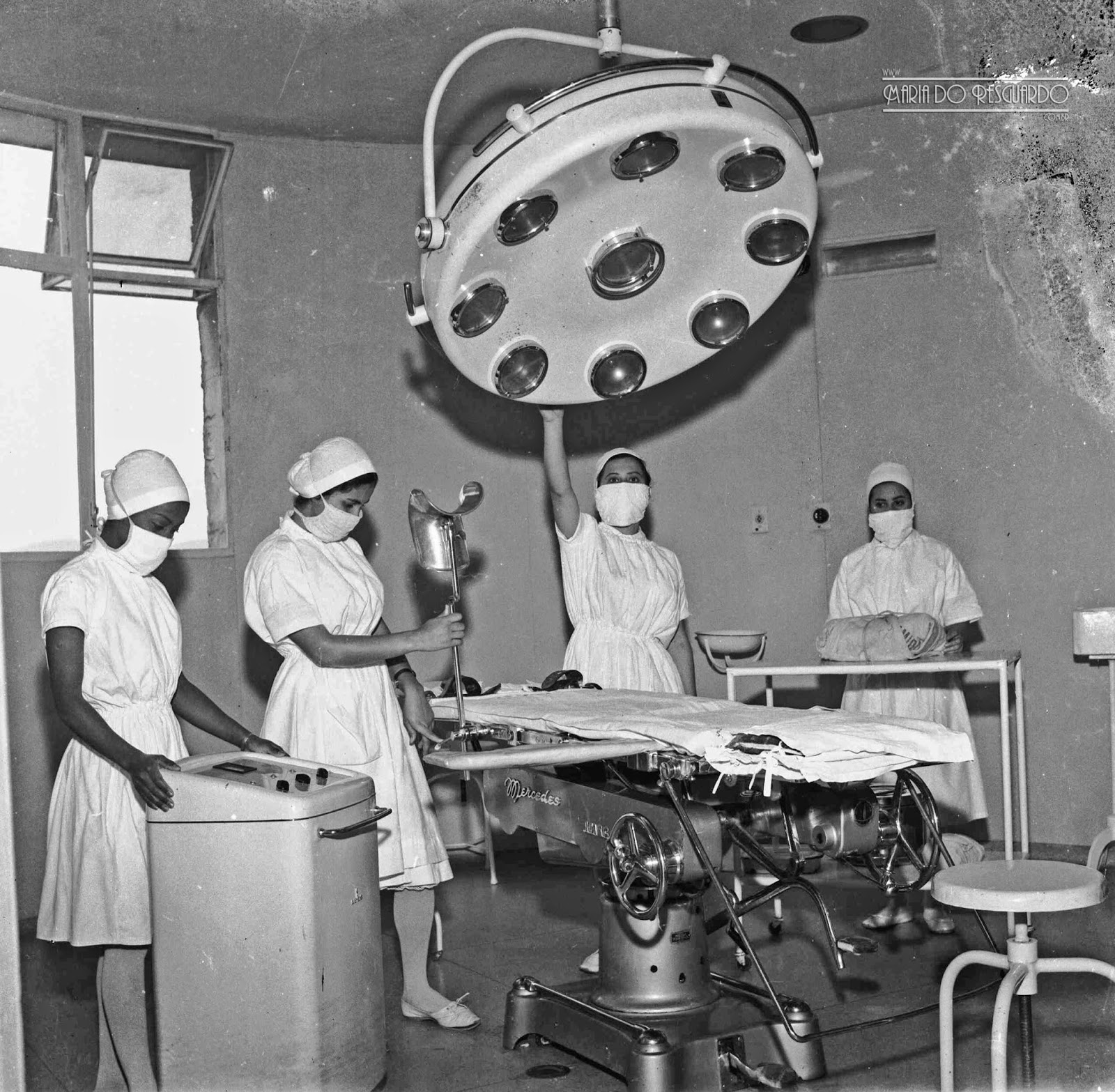 Maria do Resguardo Escola de Enfermagem Hermantina Beraldo. Av. Rio Branco esquina com a Rua Dr