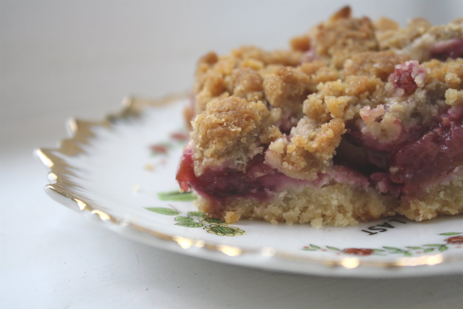 the Blackberry Apple Cobbler Bars