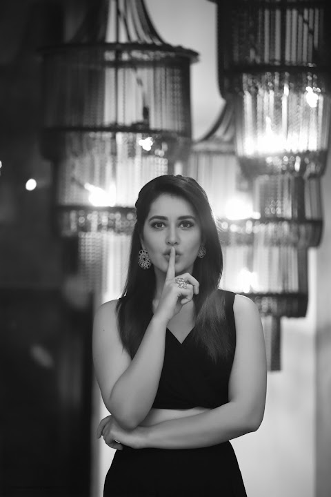 Raashi Khanna at the launch of Dr Copper Water Bottles