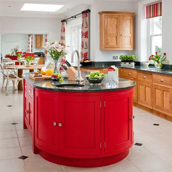 New Home Interior Design: Traditional Kitchen