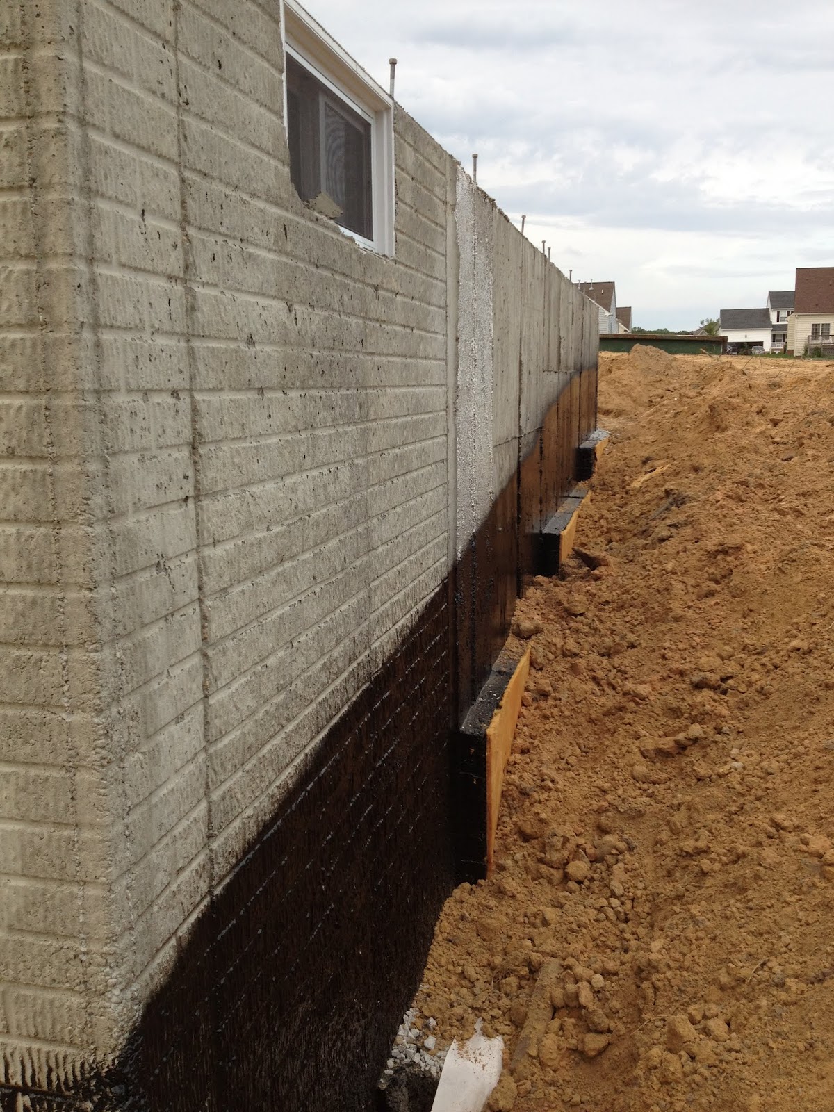 Building Our Verona with Ryan Homes: May 24, 2012 - Basement Foundation