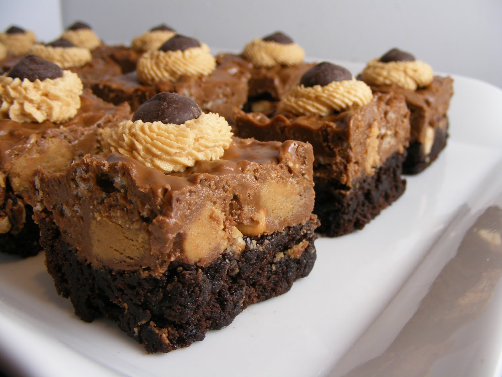 The Virtual Goody Plate: Peanut Butter Cashew Brownies