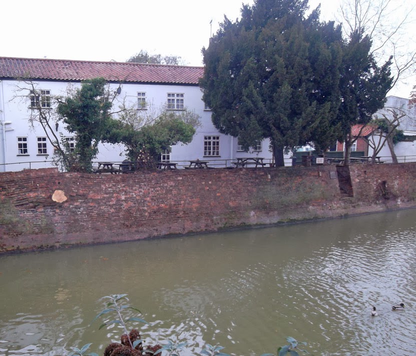 The wall near the White Hart pub - alongside the River Ancholme - pictured on Nigel Fisher's Brigg Blog