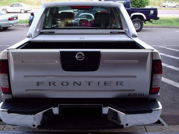 Nissan frontier shutter