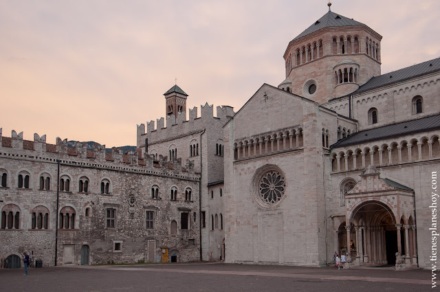 PLaza del Duomo Italia Trento que visitar
