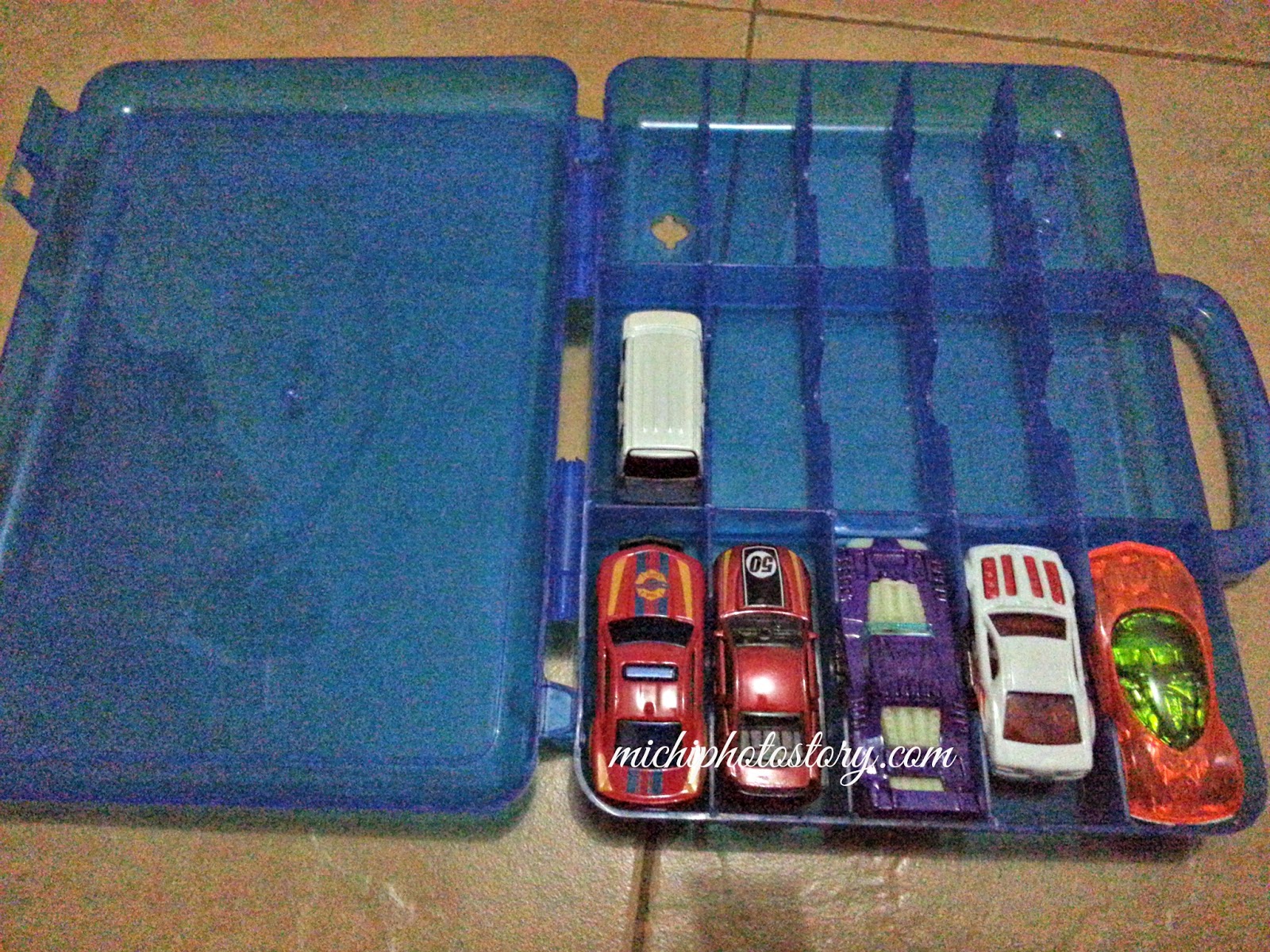 hot wheels hot box carry case