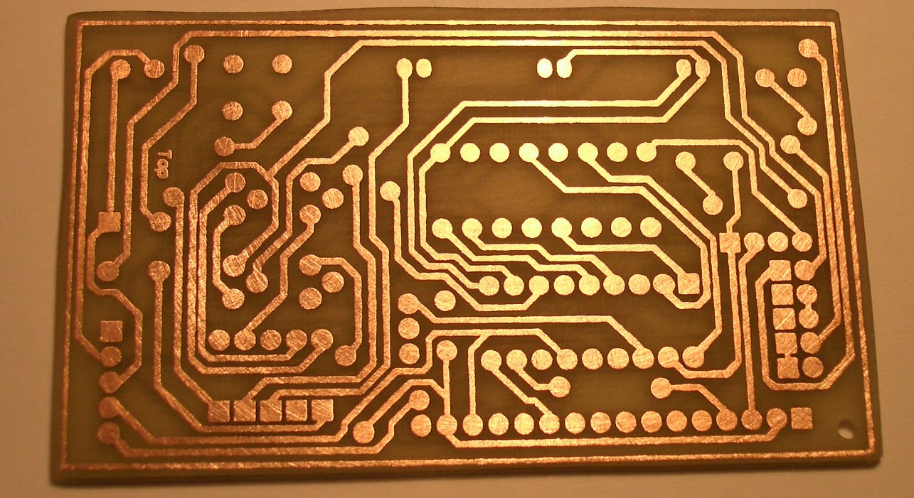 Χαλκός και Ηλεκτρόνια Κατασκευή Τυπωμένου Κυκλώματος (PCB)