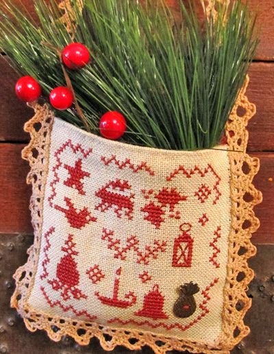 Colonial Christmas Hanging Pocket - $9