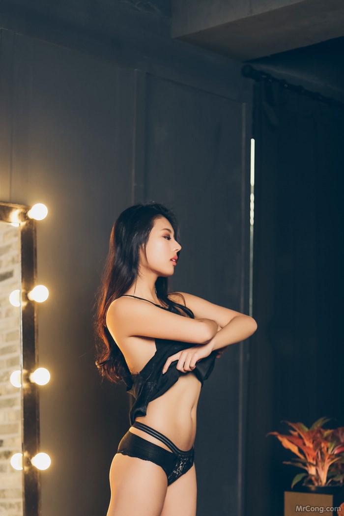 Beautiful Jung Yuna in underwear photos November + December 2017 (267 photos)