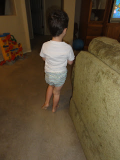 Girl poop pants. Ребенок poop Pants. Kid Poo Pants. Kids pooping Pants. Kid poop in Pants