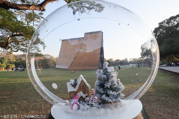 2019東海大學聖誕季|路思義教堂旁出現一顆雪景水晶球