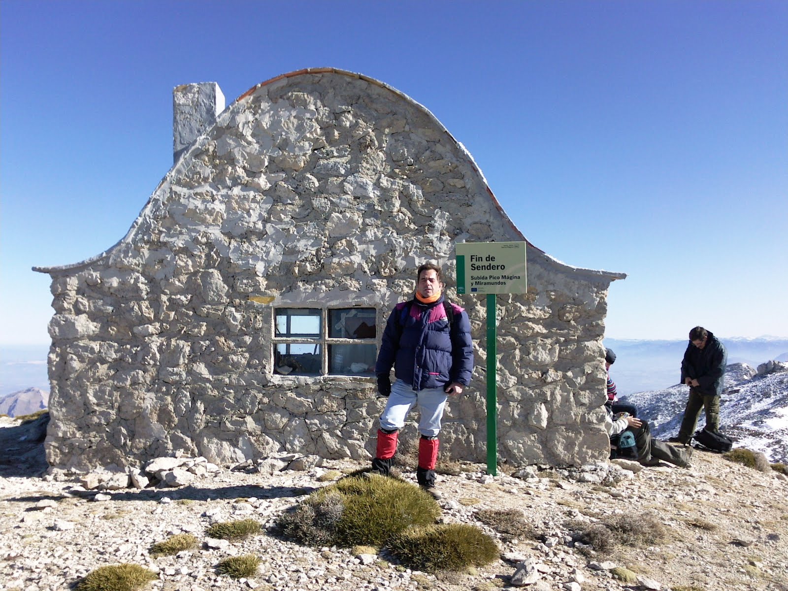 ANDAR Y COMER...y si hace falta no andamos PICO MÁGINA POR MIRAMUNDOS.