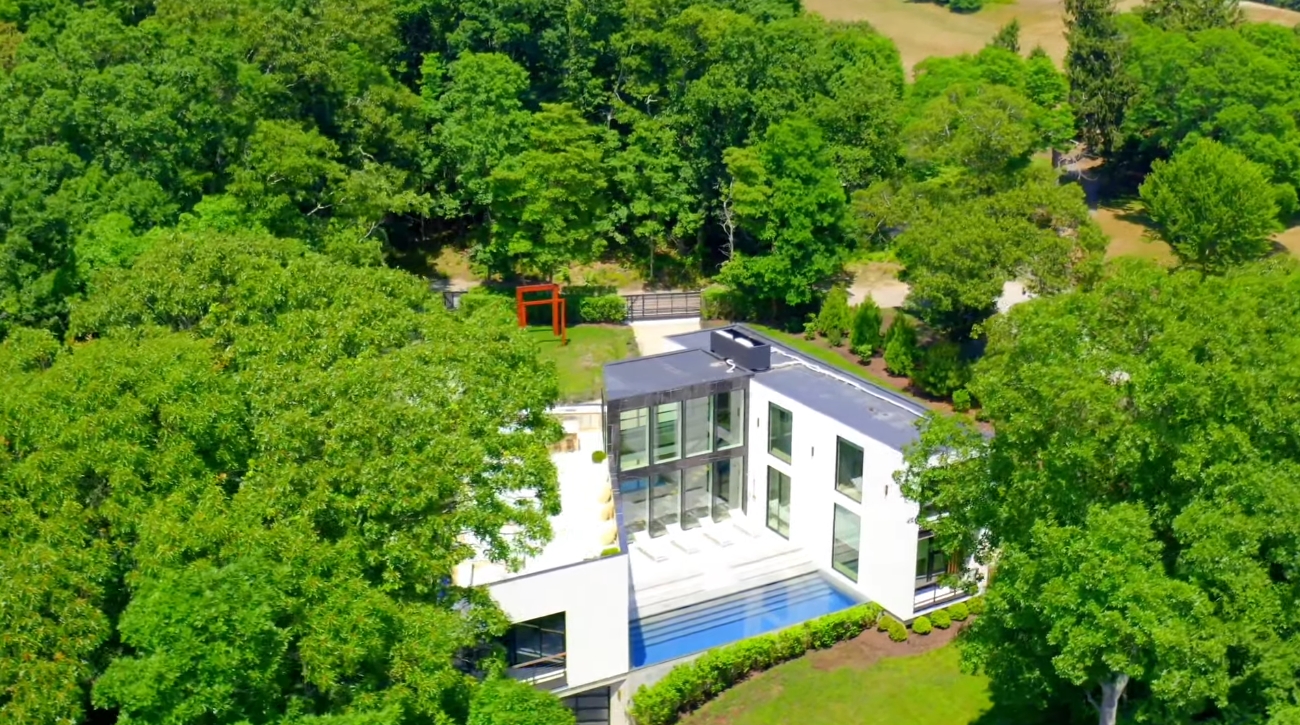 18 Photos vs. Unique Modern Home in Shelter Island, New York - Luxury House & Interior Design Video Tour