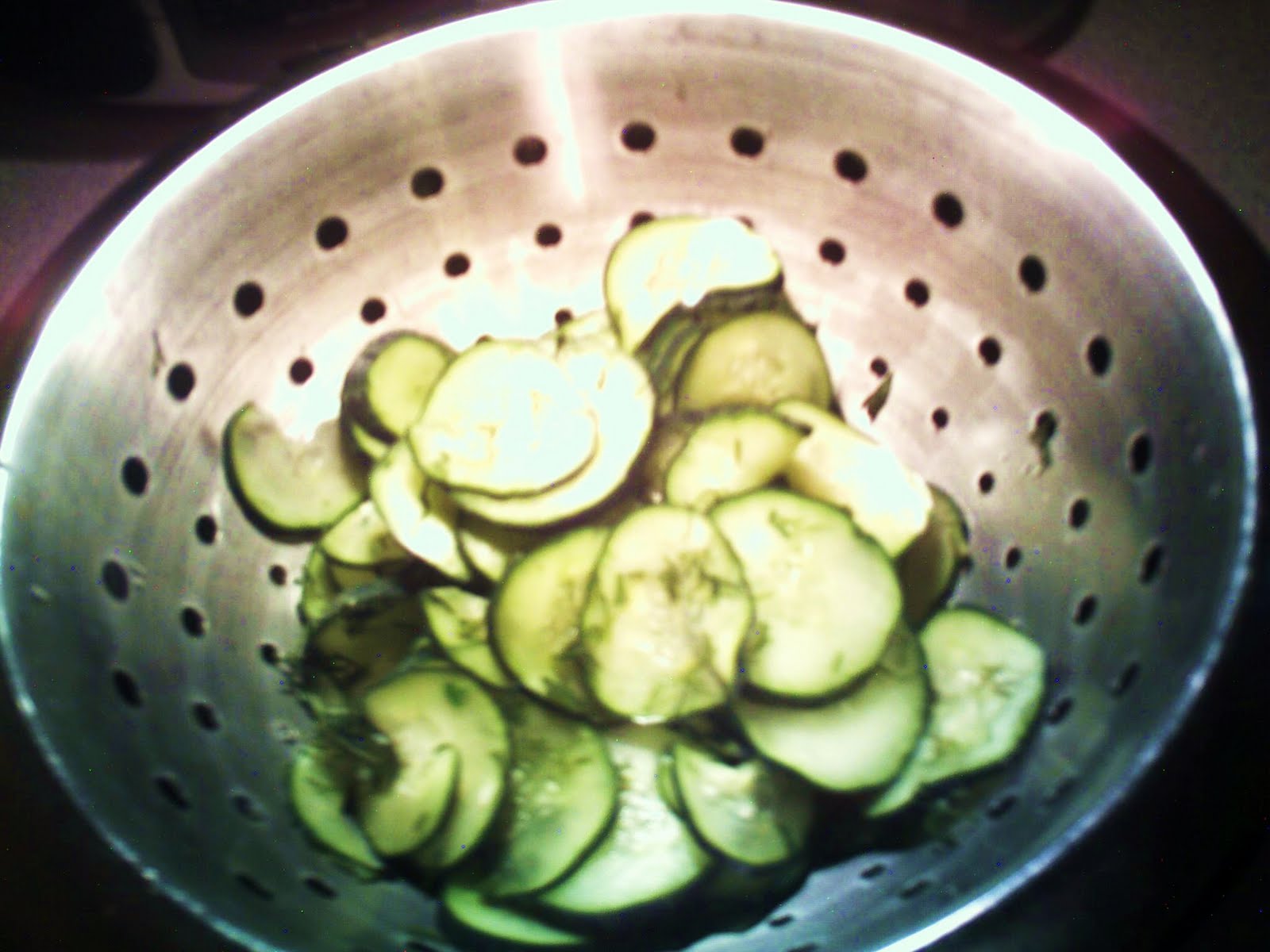 Digestible Comestible Cucumbers in Vinegar
