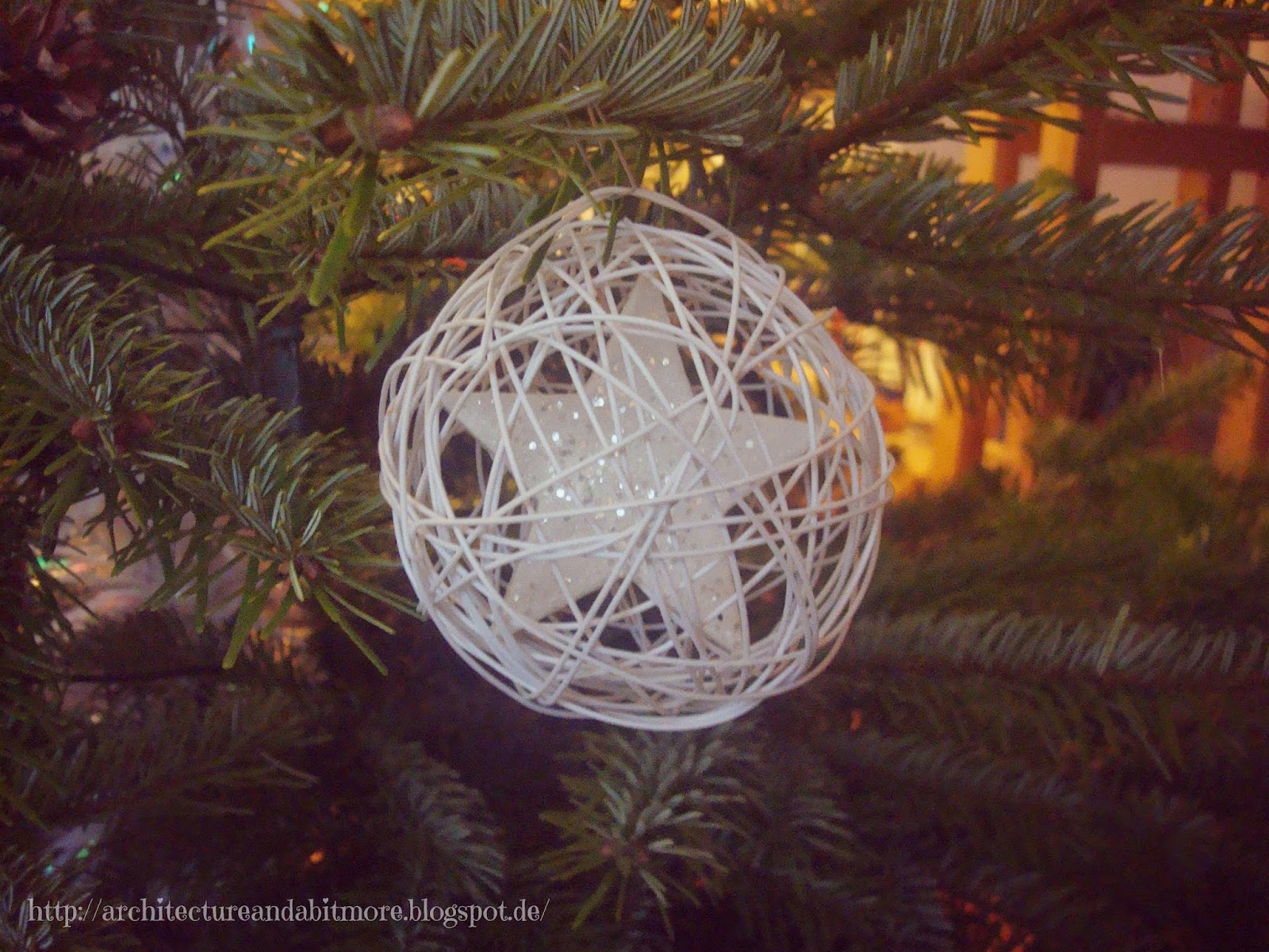 Architecture and a bit more Easiest DIY Christmas ball ever!