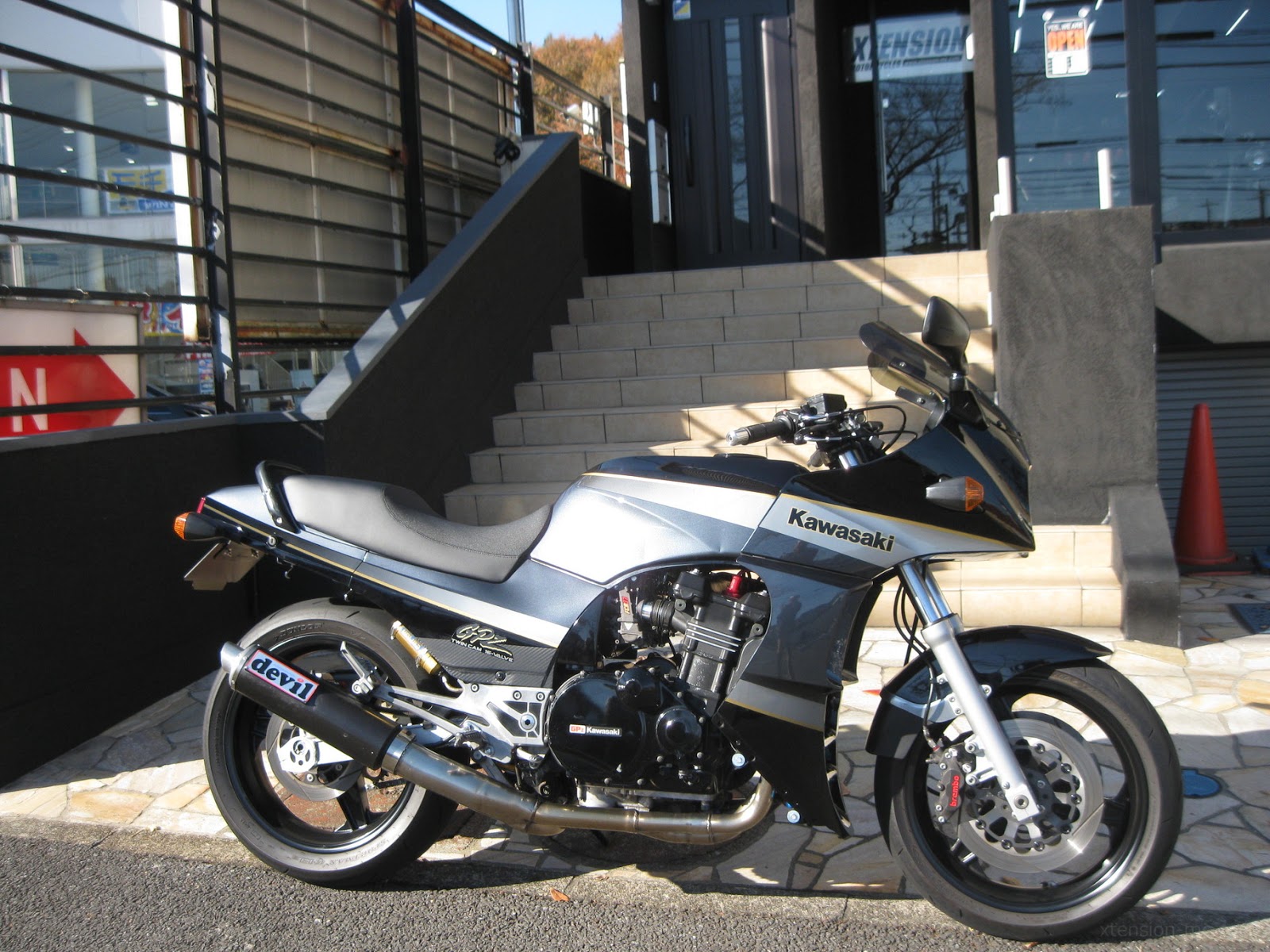 GPZ900R ダイマグホイール