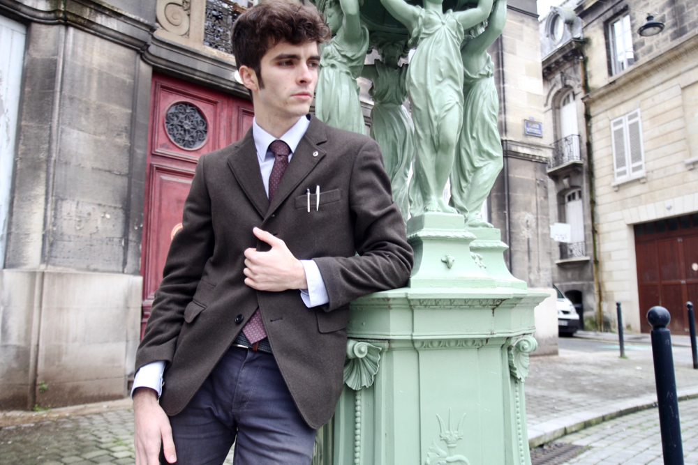 BLOG-MODE-HOMME_STYLE-Uniqlo-lemaire-montblanc-stylo-dockers-cravate-seidensticker-ted-baker_frye-company-veste-trois-boutons-atelier-particulier_mec - 2