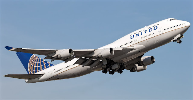 united airlines boeing 747-400