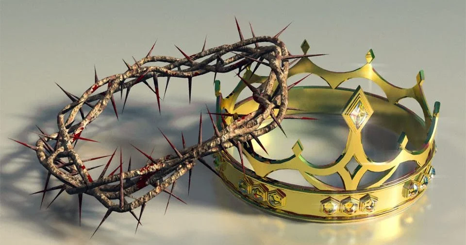Coroa de espinhos e coroa de ouro