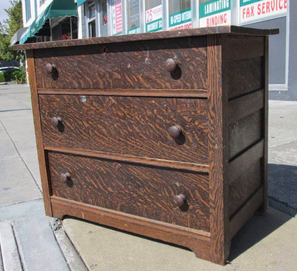 UHURU FURNITURE & COLLECTIBLES SOLD Faux Tiger Oak Chest 75