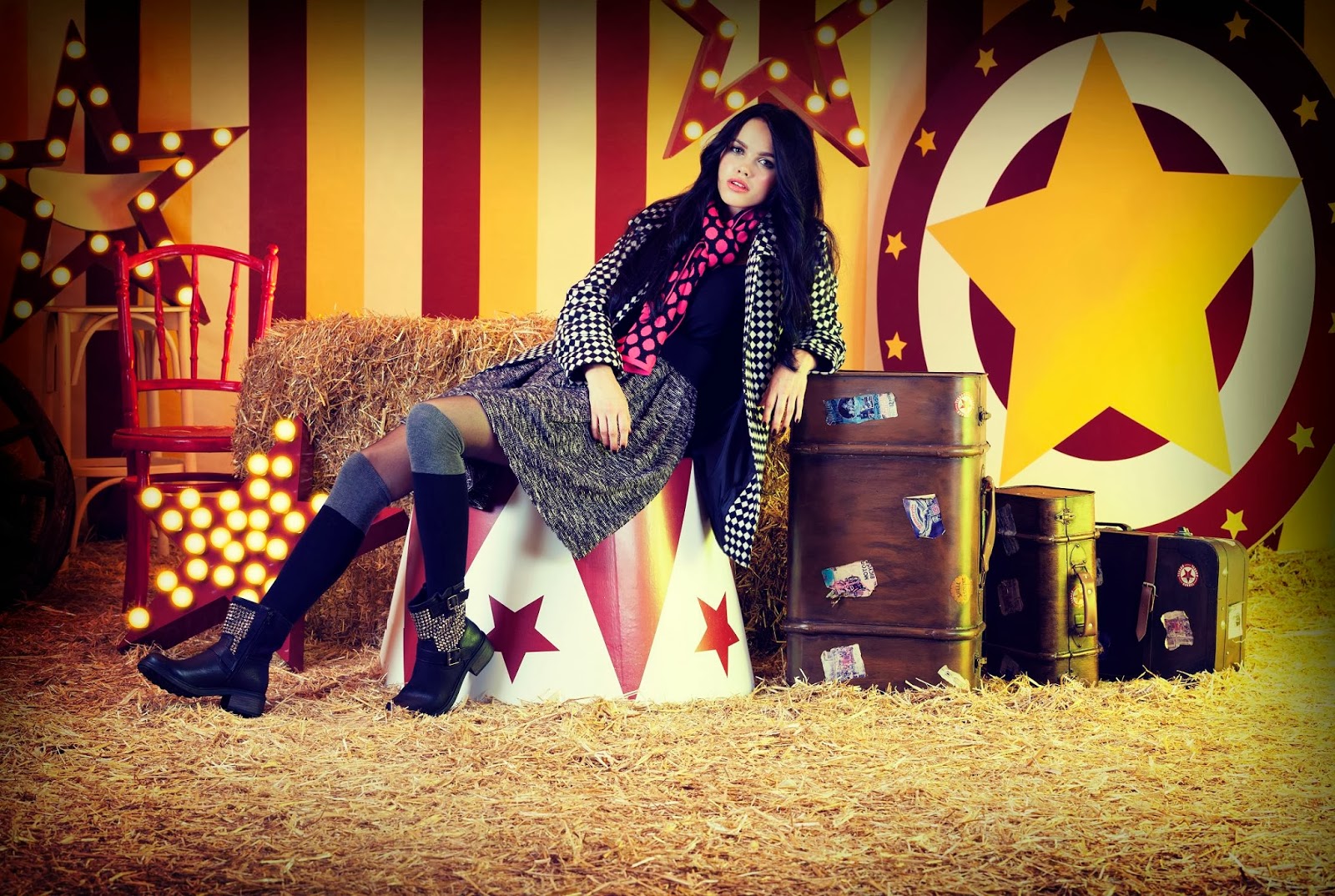 Juicy lyrics. Misunderstood outfit. Бенеттон одежда стиль. Misunderstood стиль. Грандж стиль.