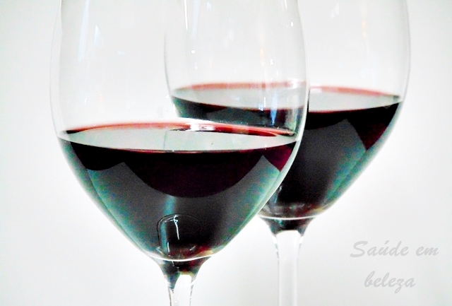 Benefícios e propriedades do vinho tinto 