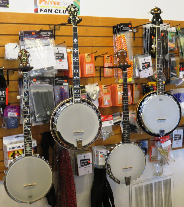 HartyHarHar Banjos galore