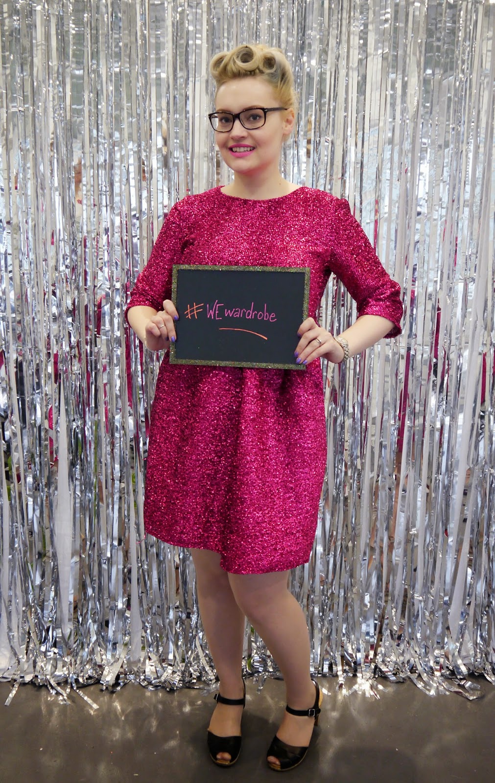 Kimberley Wear Eponymous party look photobooth, DIY, sparkly, party, sequin dress, VintageStyleMe, Wear Eponymous, poodle hair, victory rolls, Betty Grable,