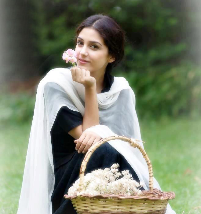 Best 47 Maya Ali Hd Wallpapers Image Photos And Hot Pics - TOP HD